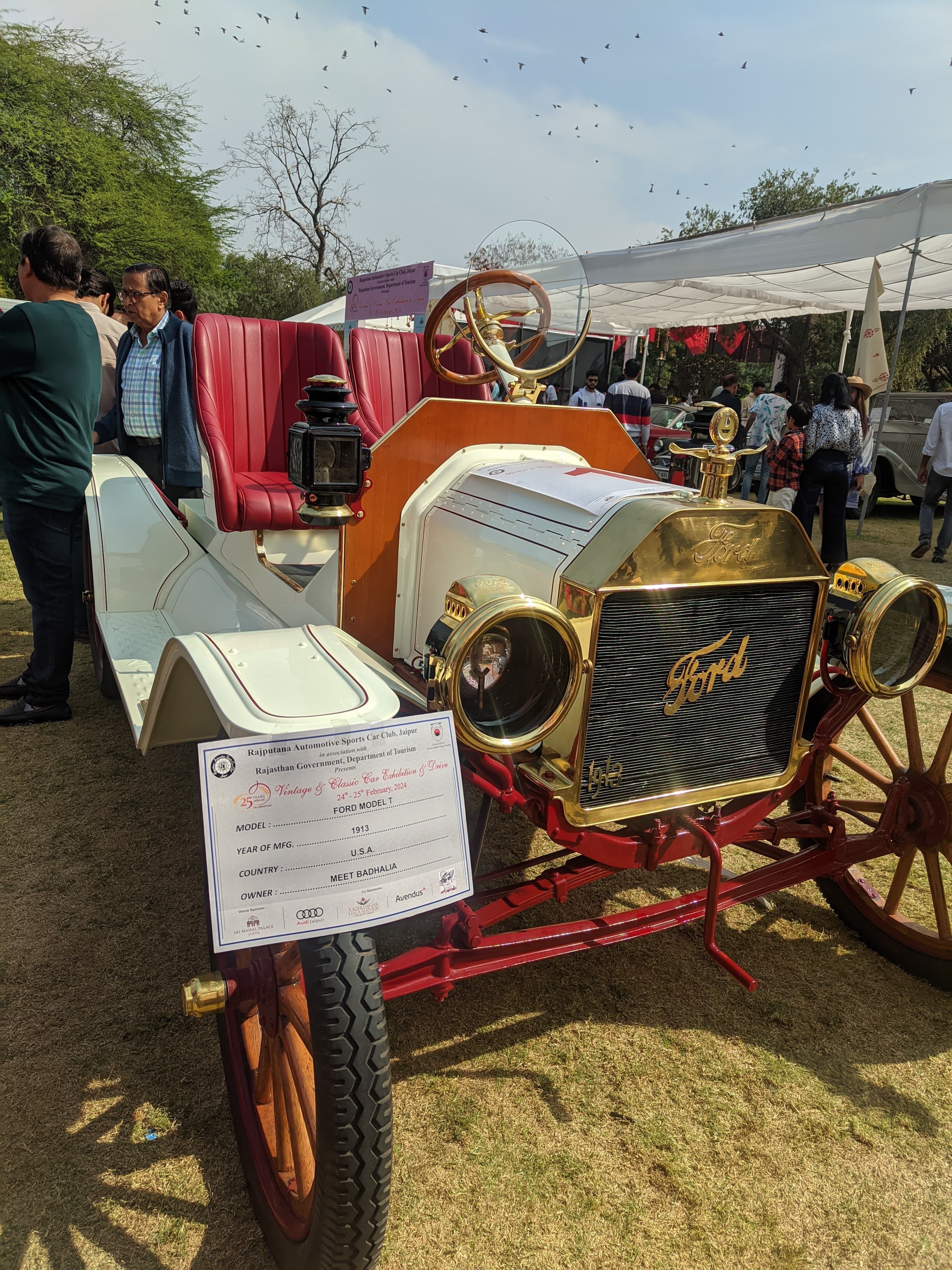 photo:25th edition of the Vintage & Classic Car Exhibition & Drive